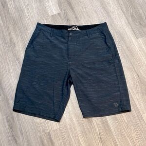 Men’s size 34 casual shorts. Lightweight quality material. Pockets. EEUC.